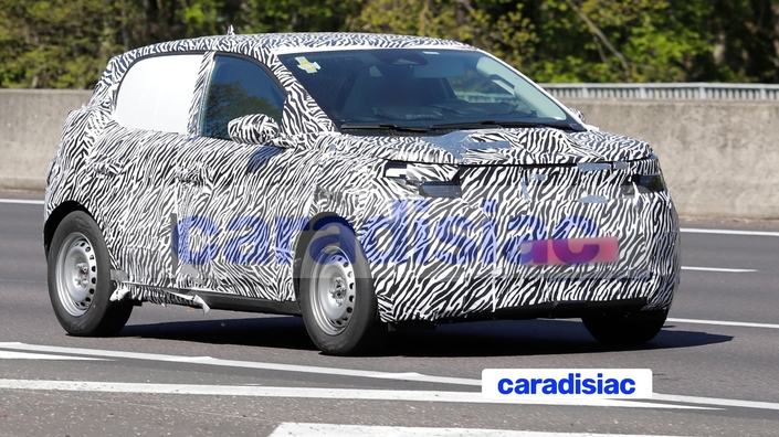 Les premières images de l’Evader, la version Dacia de la Renault Twingo e-tech.