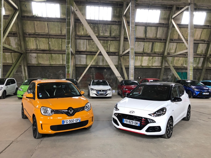 La Twingo, leader de son segment en France affronte la nouvelle Hyundai i10. Nous vous remémorons le résultat à l'occasion du salon Caradisiac.