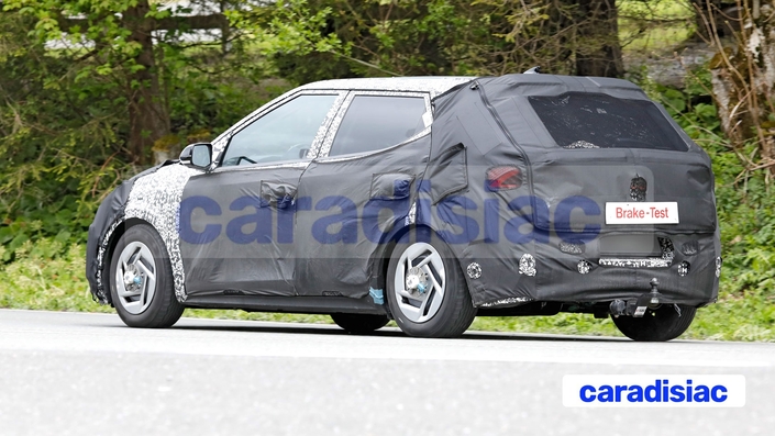 Les motorisations de la Hyundai i20 vont s’électrifier afin d’échapper au malus CO2. Une version full-hybrid serait même à l’étude. Une nouvelle génération de la sportive Hyundai i20 N, qui a trop tôt quitté le catalogue du constructeur, disposerait aussi d’une motorisation hybride.