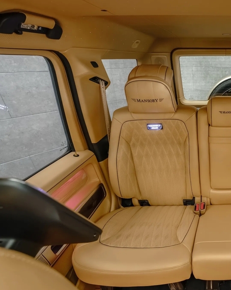 Peut-être avez-vous besoin d'un Mercedes Classe G doré de plus de 700 chevaux ?
