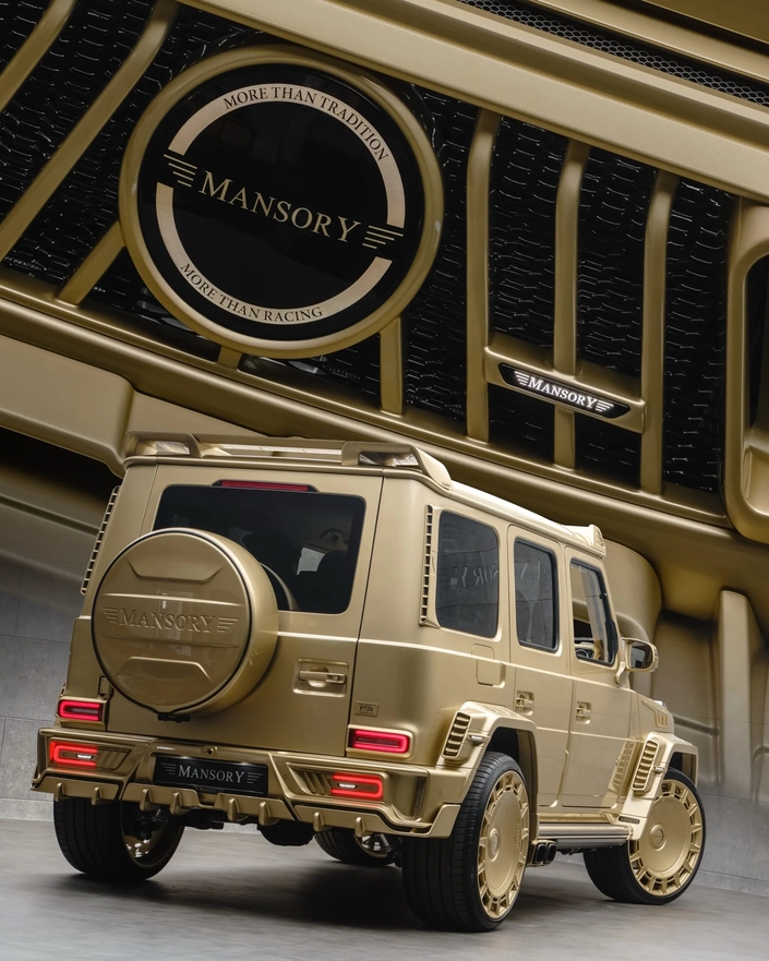 Peut-être avez-vous besoin d'un Mercedes Classe G doré de plus de 700 chevaux ?