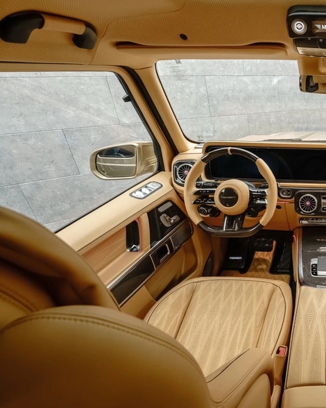 Peut-être avez-vous besoin d'un Mercedes Classe G doré de plus de 700 chevaux ?