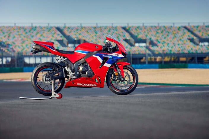 Le Japon abandonne-t-il ses motos mythiques ? Le « Made in Japan » pourrait bientôt n’être plus qu’un souvenir