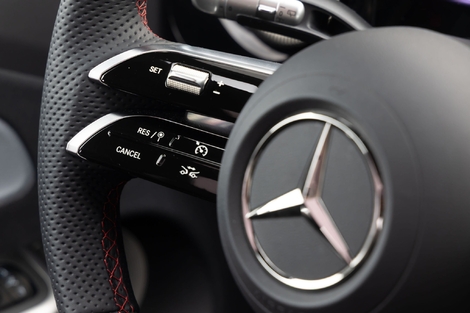 Les boutons capacitifs du volant sont trop sensibles et pénalisent l'ergonomie du véhicule.