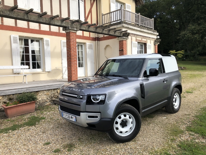 Land Rover Defender 90 : les premières images de l'essai + impressions de conduite