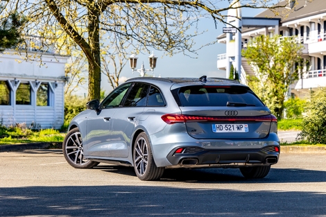 Audi A5 Avant e-hybrid 299 ch S line Quattro : 71 750 €