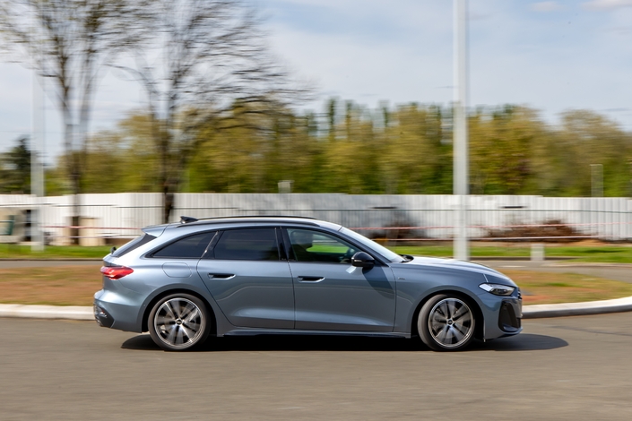 Le comportement neutre de l’A5 surprend moins, s’agissant d’une Audi. Mais une touche de plaisir de conduite n’aurait pas été de refus.