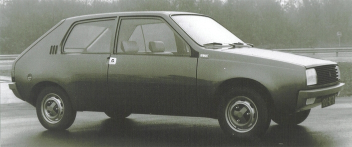 Une version 3-portes de la Renault 14 a bien été envisagée, de même qu'un break, mais tout sera refusé.