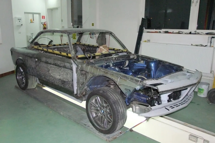 Transformer une M5 E39 en coupé E9 n’est pas une mince affaire.