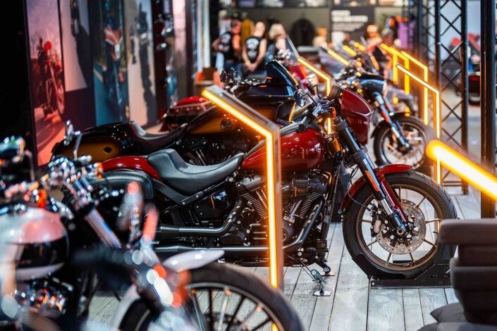 Harley-Davidson, le débarquement : 4 jours de folie à Cascais, des milliers de V-Twin pour un rallye gratuit et historique