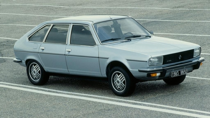 Le 8 mai 1978, après s'être évadé avec François Besse de la prison de la Santé, Mesrine intercepte une R20 immatriculée dans le 92 et s'évapore de nouveau dans la nature - Crédit Renault Média