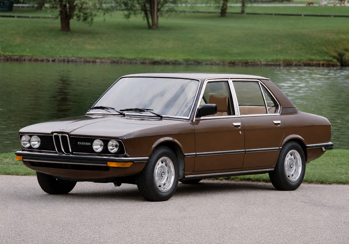 C'est une berline BMW 528i de cette configuration que Mesrine achète dans une concession de Clichy-la-Garenne (92) à l'été 79, sous l'identité de Jacques Vétois - Crédit BMW Média