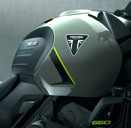 Triumph frappe fort : plus de puissance, plus d'équipement… et un prix en baisse pour la Trident 660