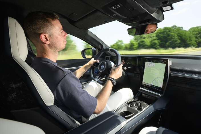 Au volant de l'A390 GTS, vous aurez du mal à ne pas être étonné.
