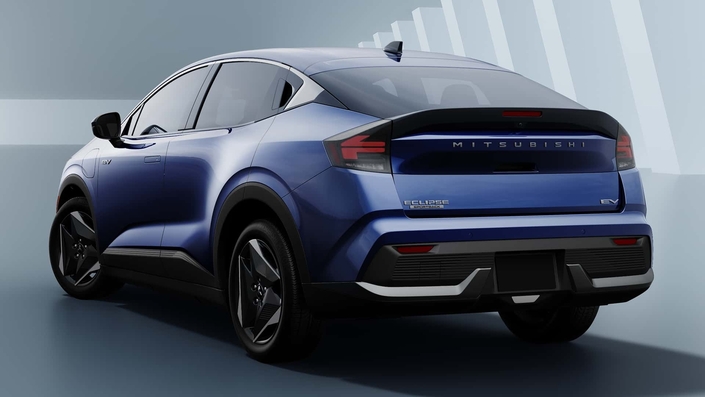 Sous cet angle aussi, la Mitsubishi Eclipse ressemble beaucoup à la Leaf sur laquelle elle se base.