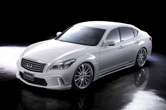 Infiniti M Black Bison Edition par Wald International