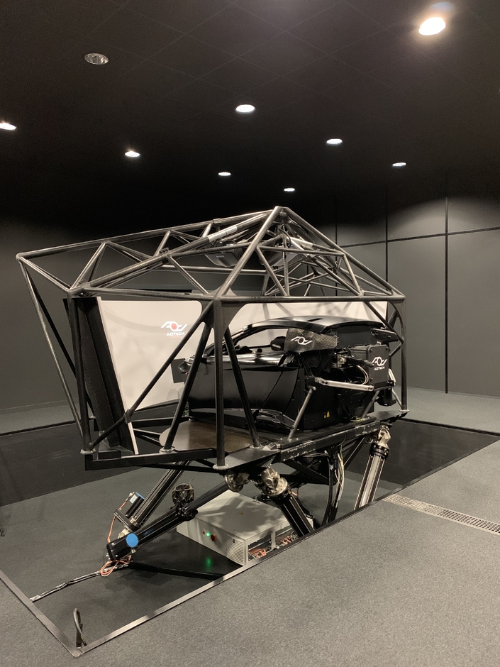 Cockpit du simulateur AOTech issu d'un châssis de Mc Laren MP4.