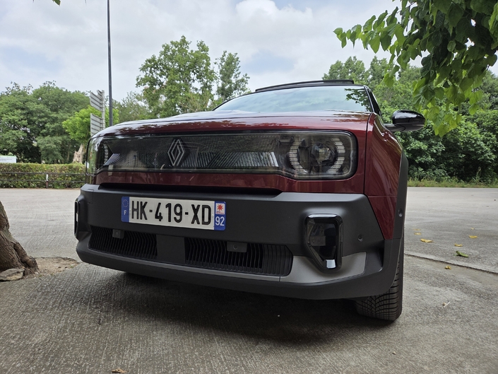 La Renault 4 E-Tech met le cap Plein Sud