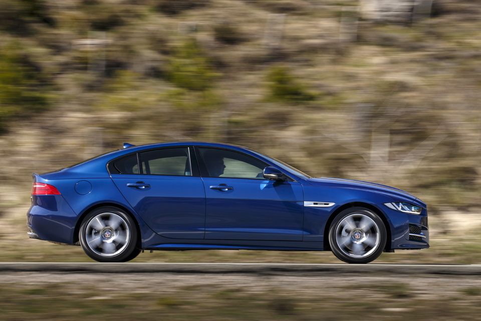 https://images.caradisiac.com/images/2/5/1/3/102513/S8-Jaguar-XE-en-avant-premiere-les-photos-de-l-essai-352619.jpg