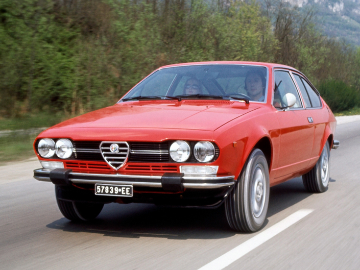 Performante et sûre, l'Alfetta GTV régale par son moteur, souple, puissant et musical.