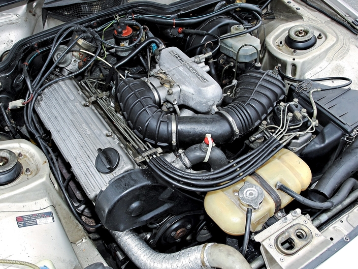 Le 2,0 l d'origine Audi équipant la Porsche 924 est très costaud, mais son injection Bosch K-Jetronic déteste l'inaction.