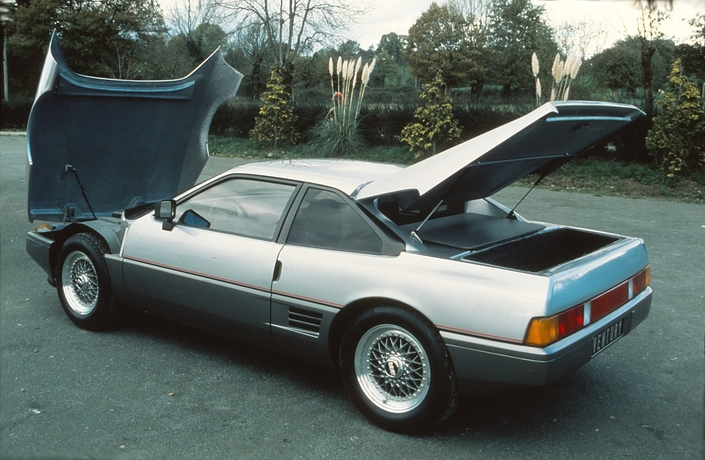 Pour une maquette statique, la Ventury est incroyablement soignée, comportant des ouvrants et un cockpit dans lequel on peut s'installer. Les feux arrière de VW Santana seront remplacés par ceux d'une BMW Série 3 E21.