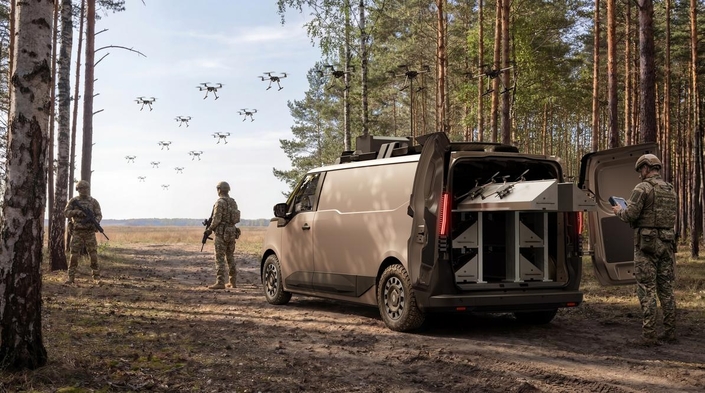 Les solutions technologiques dont il est question pour le 4 Troop peuvent aussi être adaptées à d’autres véhicules de la gamme, et notamment le Trafic.