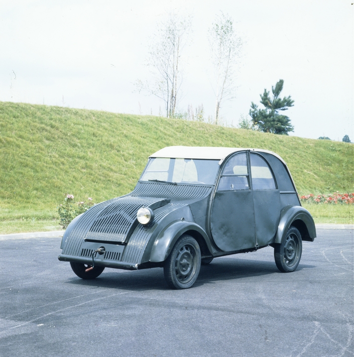 L’un des exemplaires de la série de 2CV produite à la veille de la Seconde Guerre mondiale.