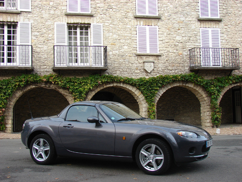 Essai - Mazda MX5 Roadster Coupe : une concession à la tradition ?