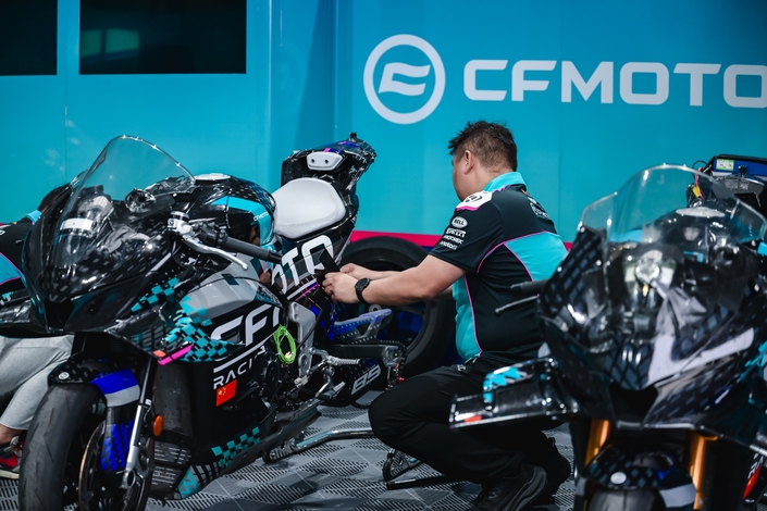 CFMoto veut détrôner Ducati et Aprilia avec son moteur V4 et bat déjà un record !