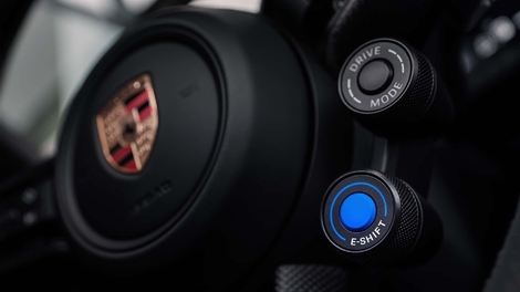 Il y a un nouveau bouton bleu sur le volant…