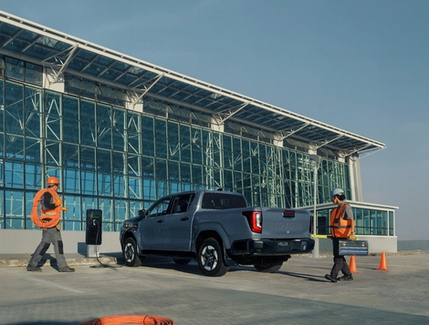 Toyota Professional : le tout nouveau Hilux, roi du pick-up électrisé