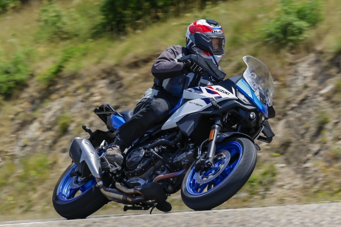Suzuki SV7-GX : que vaut le nouveau trail routier de Suzuki ?
