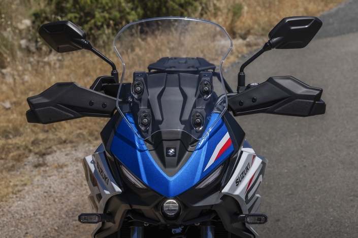 Suzuki SV7-GX : que vaut le nouveau trail routier de Suzuki ?