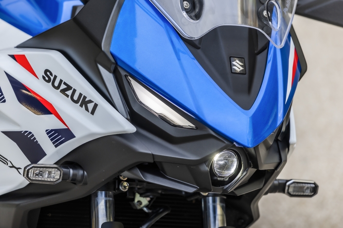 Suzuki SV7-GX : que vaut le nouveau trail routier de Suzuki ?
