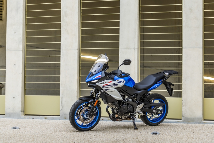 Suzuki SV7-GX : que vaut le nouveau trail routier de Suzuki ?