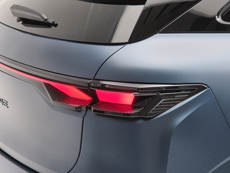… et des optiques tridimensionnelles à l’arrière.