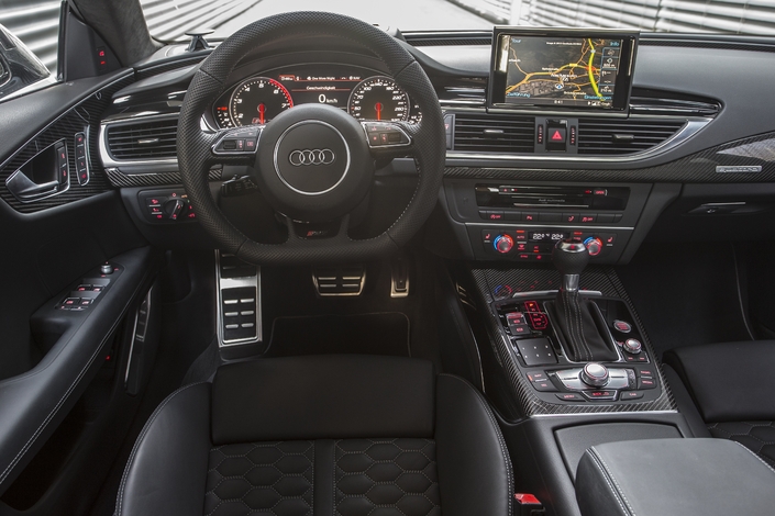 Ce paquebot n'est pas que beau : le cockpit de l'Audi RS7 se signale par une finition exceptionnelle, et un équipement très fourni.