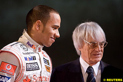 Formule 1 - "Racing against Racism": Soutien de toutes les écuries, Ecclestone dubitatif