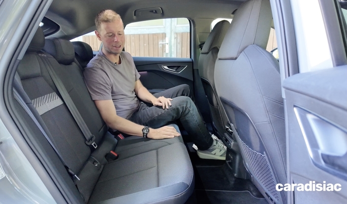 Les places arrière sont spacieuses malgré la longueur moyenne du véhicule. Et la garde au toit n’est pas un problème sur la version Sportback.