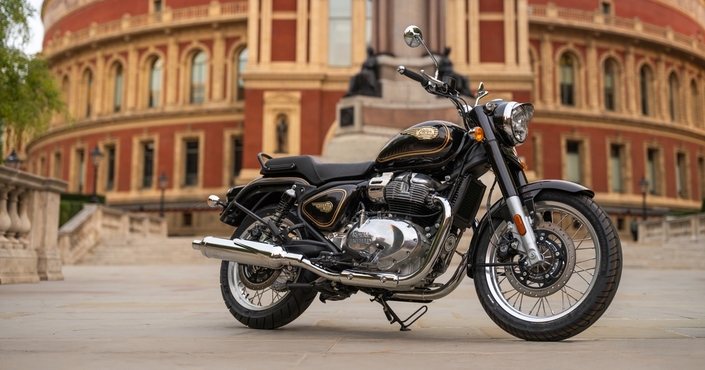 L’actu moto de la semaine : la sportive CFMoto bat un record, la guerre Harley/Indian, la Royal Enfield Bullet 650, une nouvelle moto de cross Ducati et la Suzuki SV-7GX à l’essai