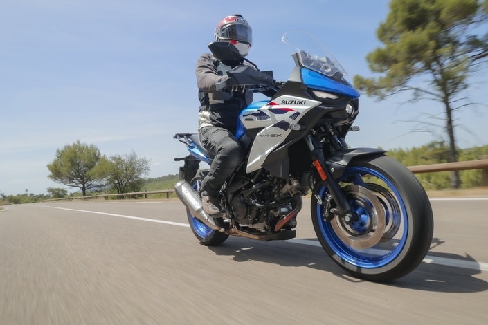 L’actu moto de la semaine : la sportive CFMoto bat un record, la guerre Harley/Indian, la Royal Enfield Bullet 650, une nouvelle moto de cross Ducati et la Suzuki SV-7GX à l’essai