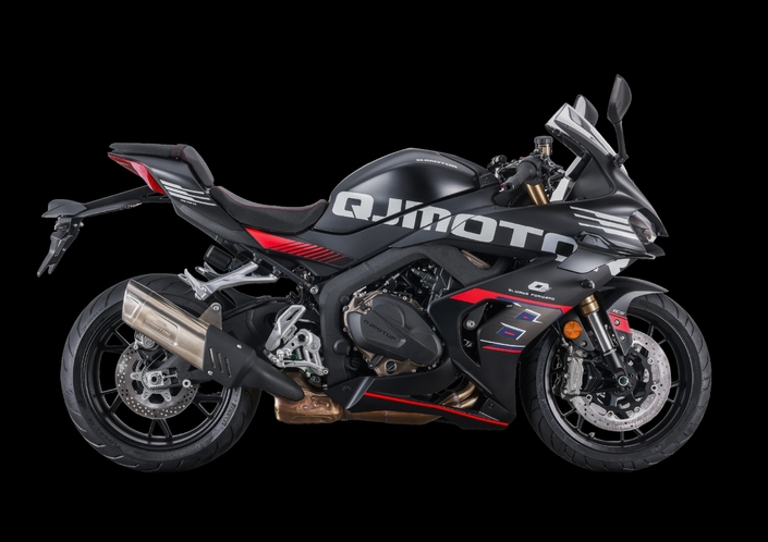 QJ Motor enfonce le clou avec une sportive encore plus performante !