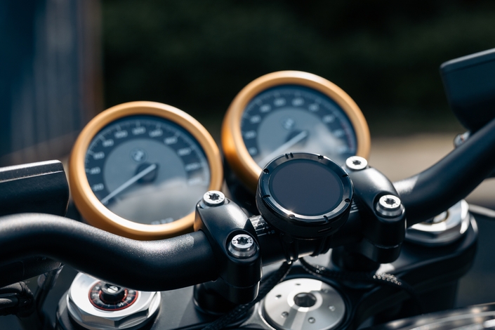 Peinture noire et or, ligne épurée : FCR Original sublime la nouvelle BMW R12 nineT !