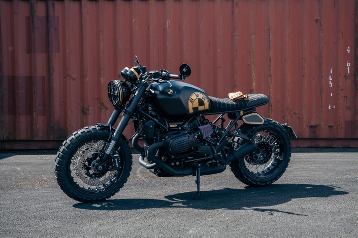 Peinture noire et or, ligne épurée : FCR Original sublime la nouvelle BMW R12 nineT !