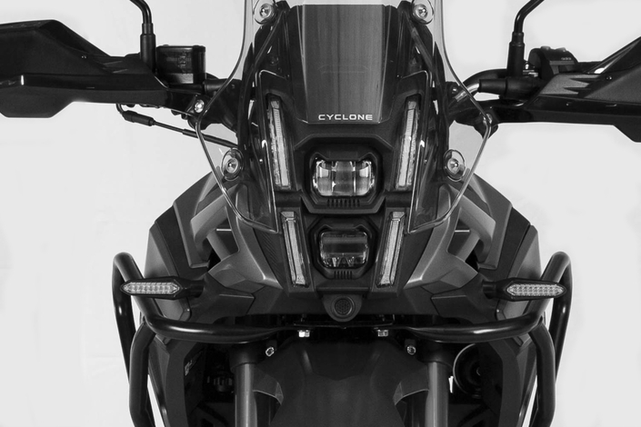 15 chevaux et look de baroudeuse : la Cyclone 125 RX2 débarque en France pour bousculer les trails