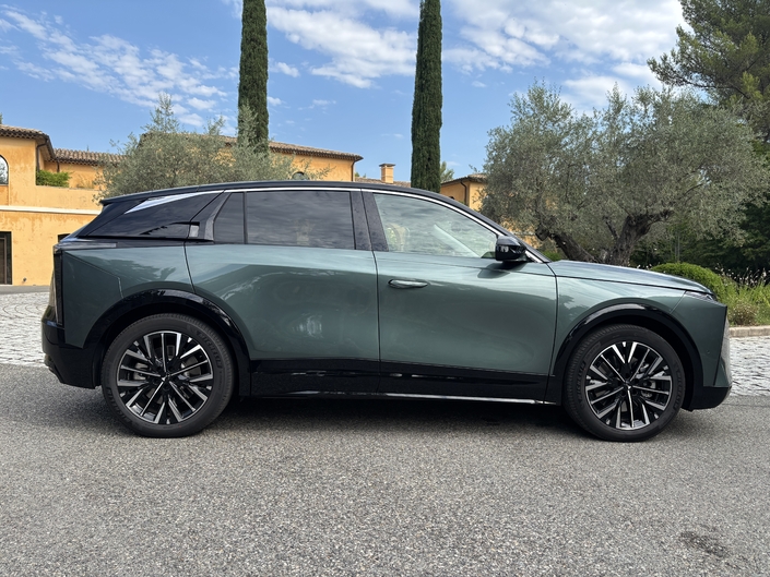 DS n° 7 : un sacré numéro chez les SUV prémiums ?