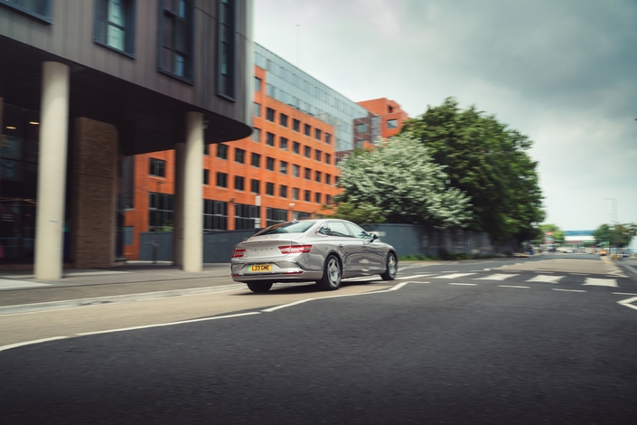 Genesis G80 : la limousine de luxe avec un coffre de Clio