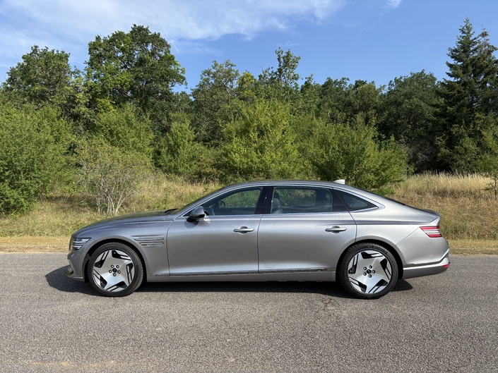 Genesis G80 : la limousine de luxe avec un coffre de Clio