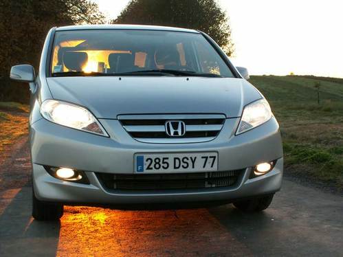 Essai - Honda FR-V 2.2 i-CTDi : sea, six and sun